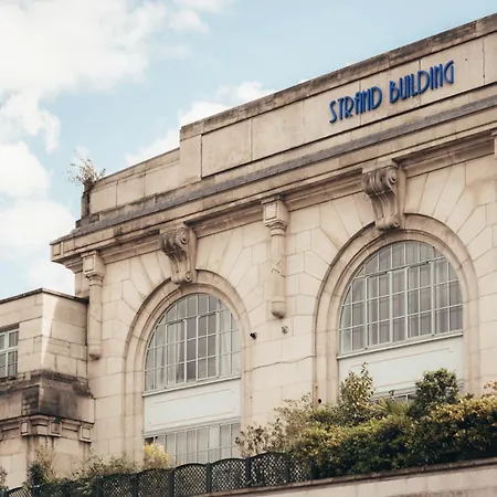 Art Deco Studio In East London